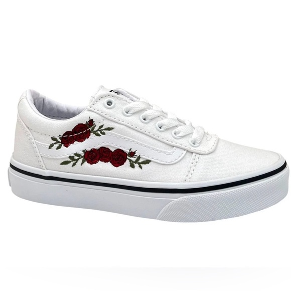 Vans youth girls Sneakers with Red Rose embroidery size 2.0 NWB - Picture 1 of 7